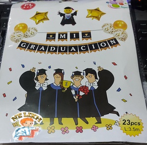 SET DE GLOBOS GRADUACION CON BANDERINES